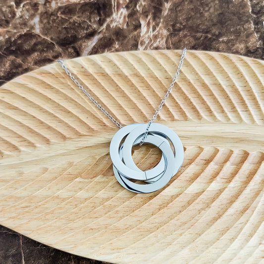 Interlocking Circle Trio Necklace