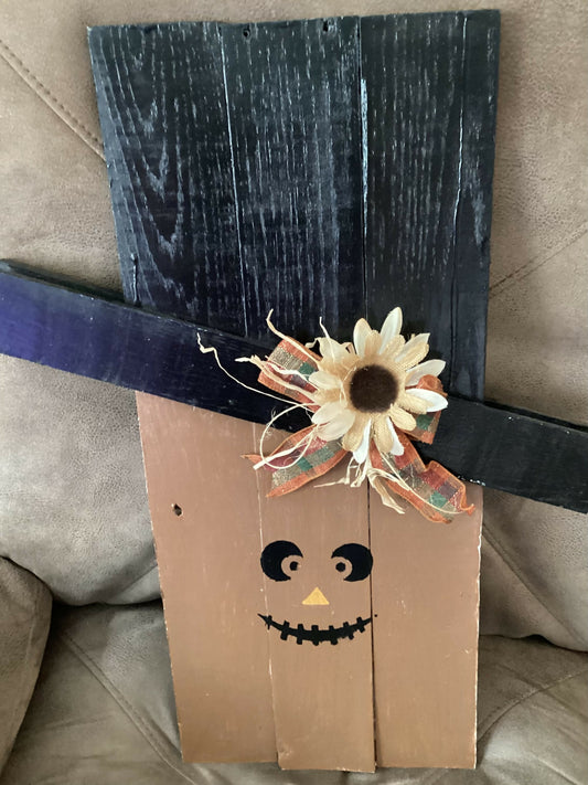 Scarecrow / Snowman pallet porch sign