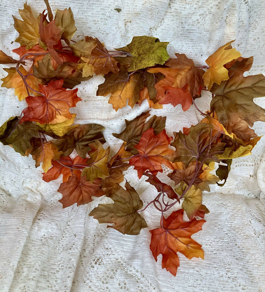 #592 Leaf garland
