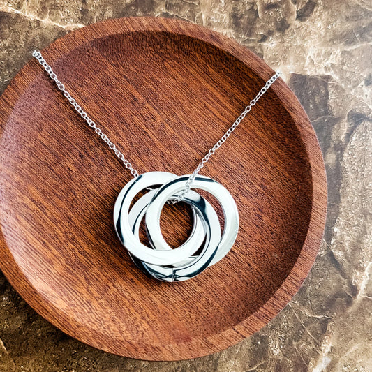 Interlocking Circle Trio Necklace