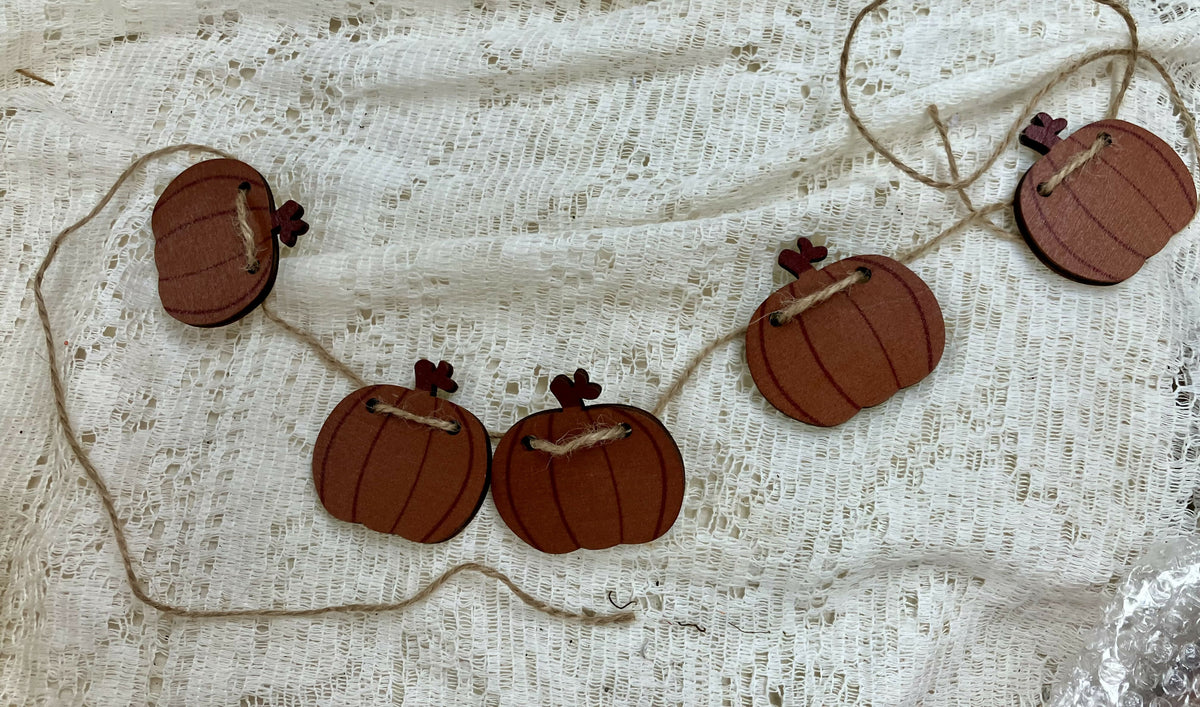 #2156 Small pumpkin garland