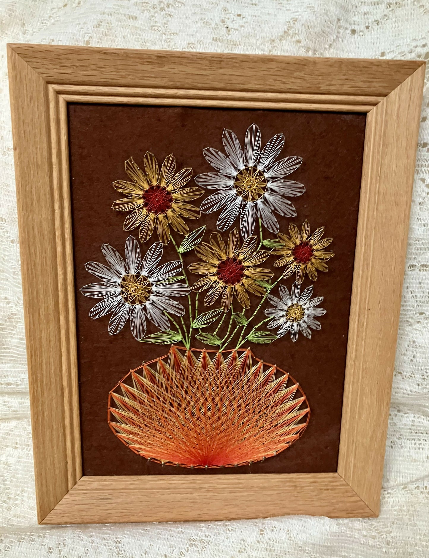 #318 Vintage 70's daisy string art