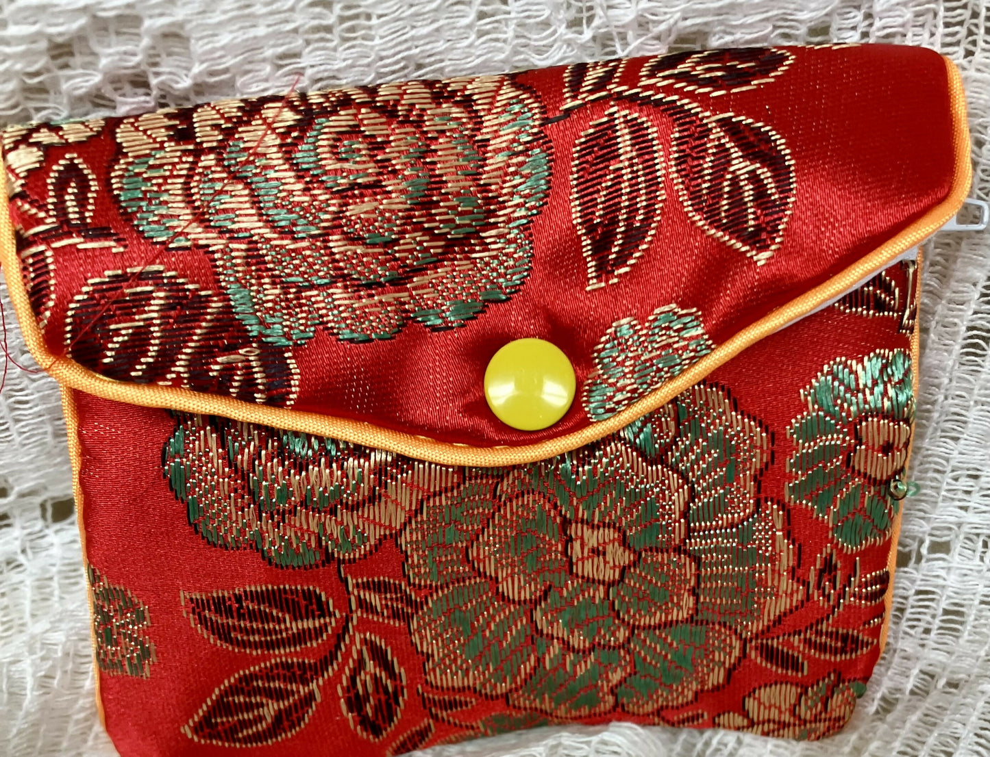 #2957 Embroidered coin/jewelry pouch