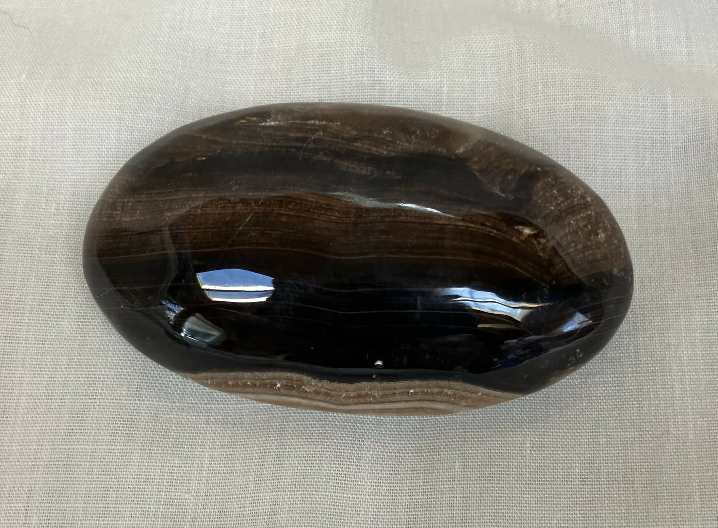 #3060 2 3/4" chocolate calcite palm stone 76g