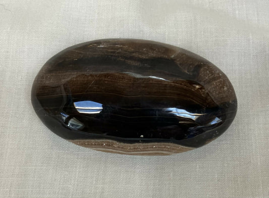#3060 2 3/4" chocolate calcite palm stone 76g