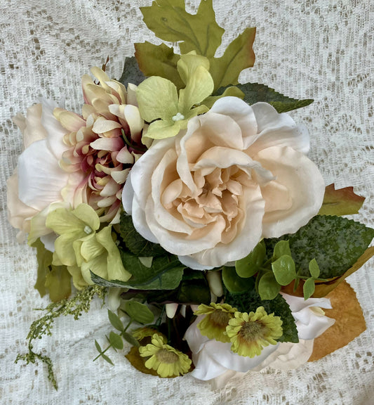 #1914 peach/green flower bunch