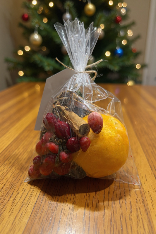 Christmas Stovetop/Crockpot Potpourri.