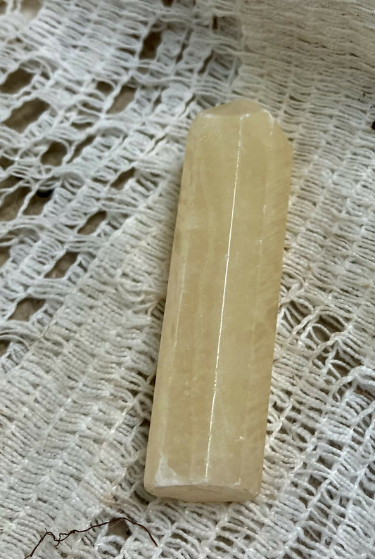 #2979 2" yellow calcite point