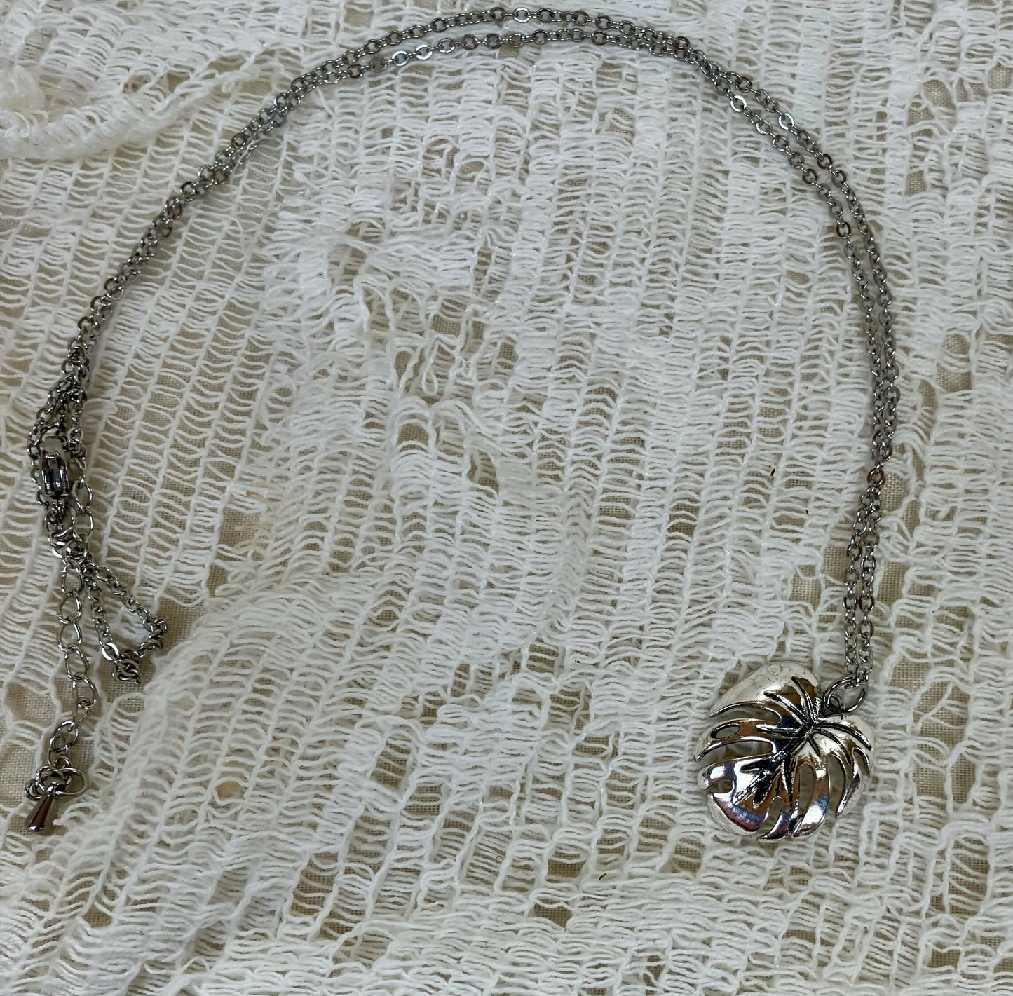 #1690 monstera leaf necklace