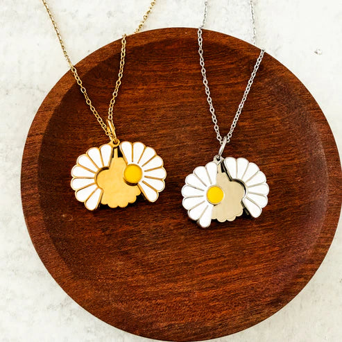 Daisy Reveal Necklace