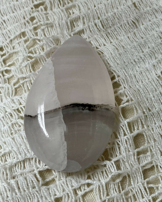 #2967 Smoky pink Mangano calcite tear