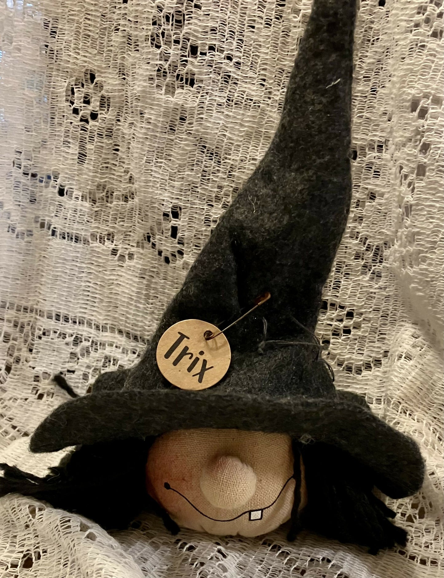 H & M Trix witch ornament #2518