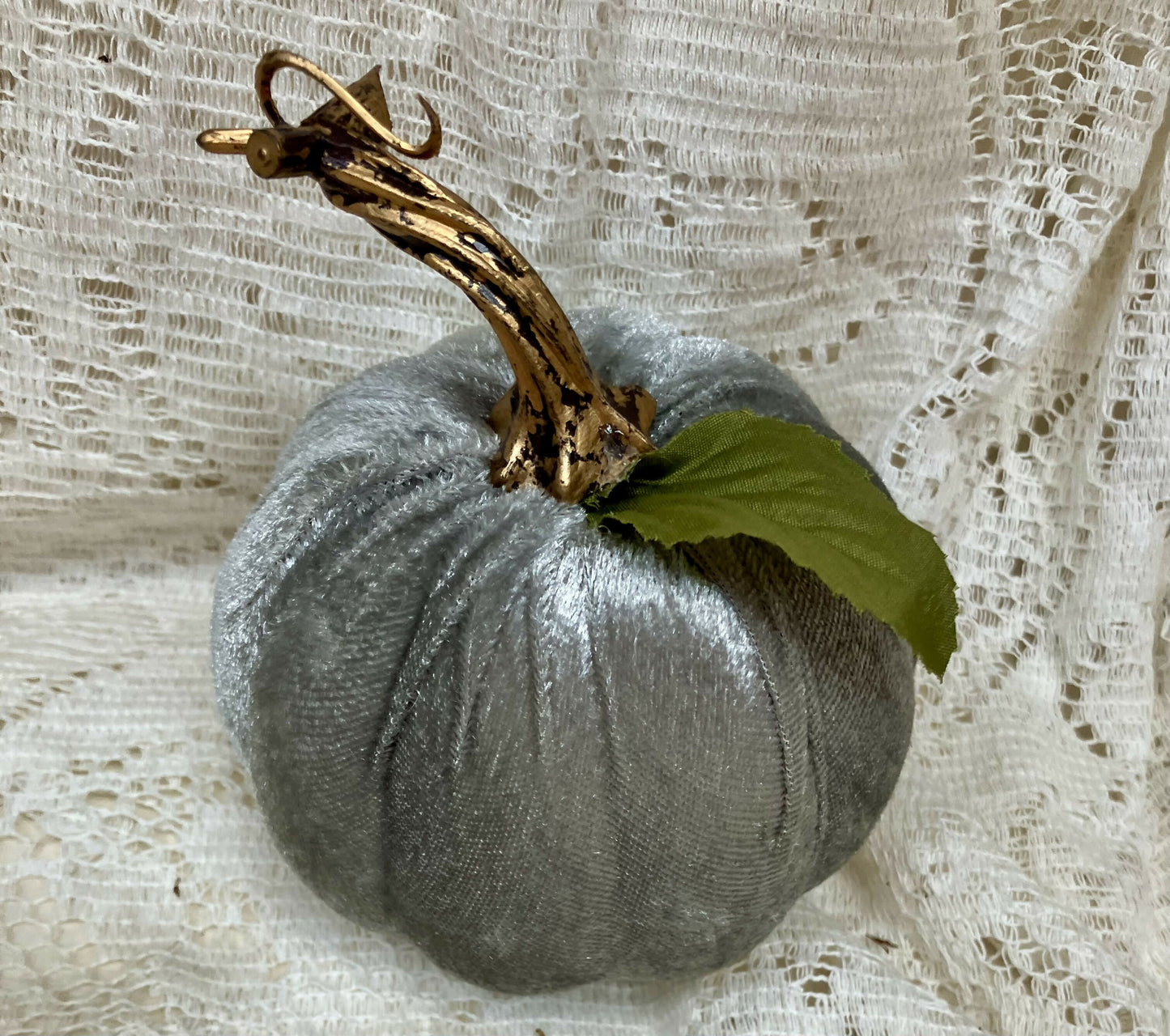#2523 gray velvet pumpkin