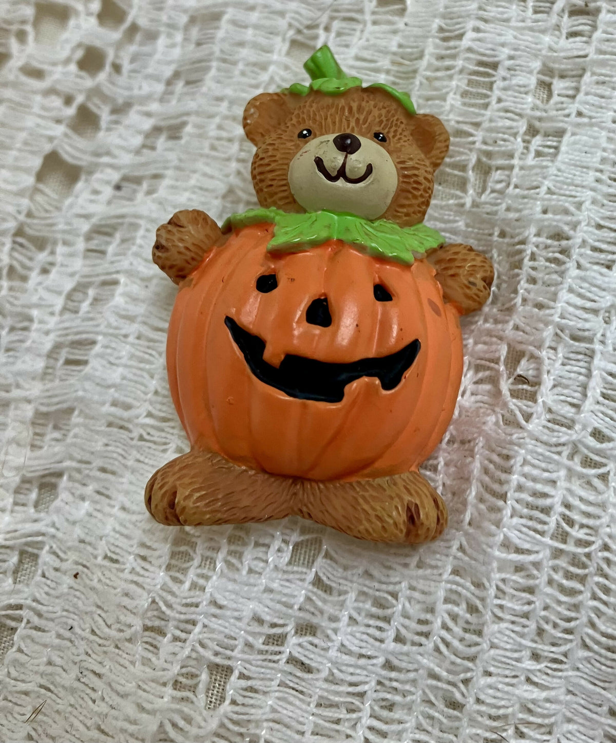 #2153 Vtg pumpkin/bear pin