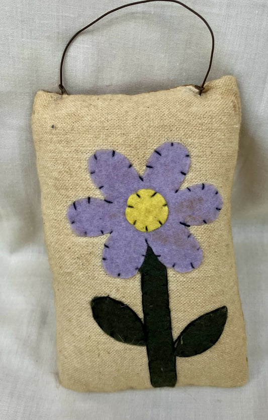 #3069 Primitive pillow/flower hanger