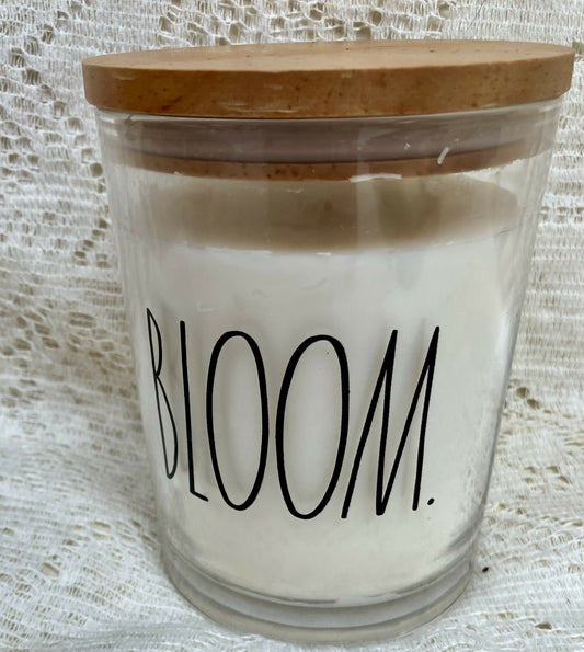#993 Rae Dunn Bloom candle