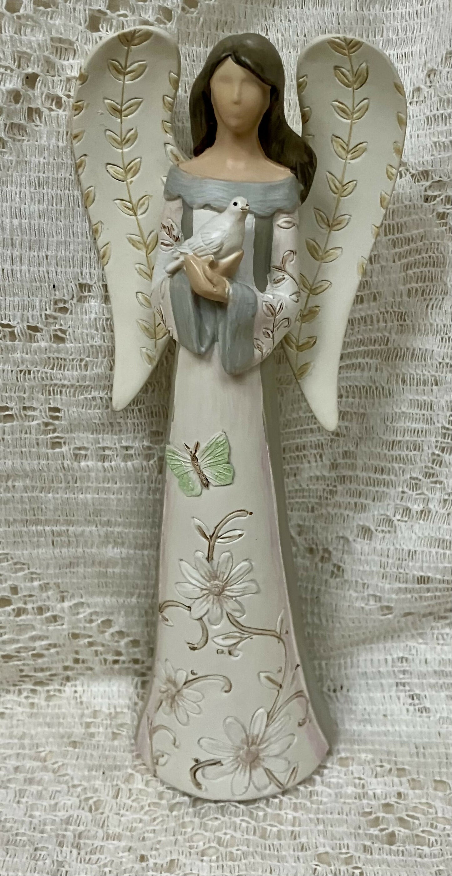 #342 Angel figurine w/dove
